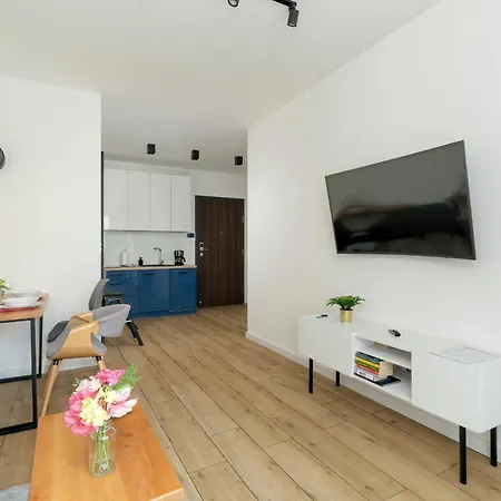 Stylish & Comfy Garbary Apartments With Parking By Noclegi Renters Poznan Exterior photo