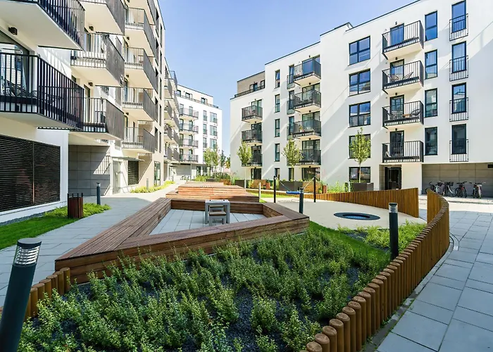 Stylish & Comfy Garbary Apartments With Parking By Noclegi Renters