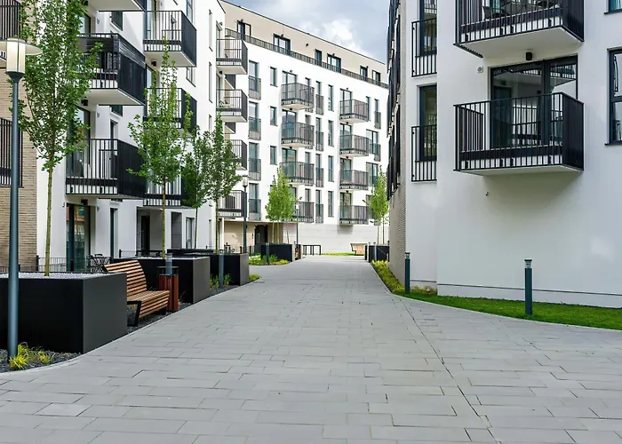 Stylish & Comfy Garbary Apartments With Parking By Noclegi Renters