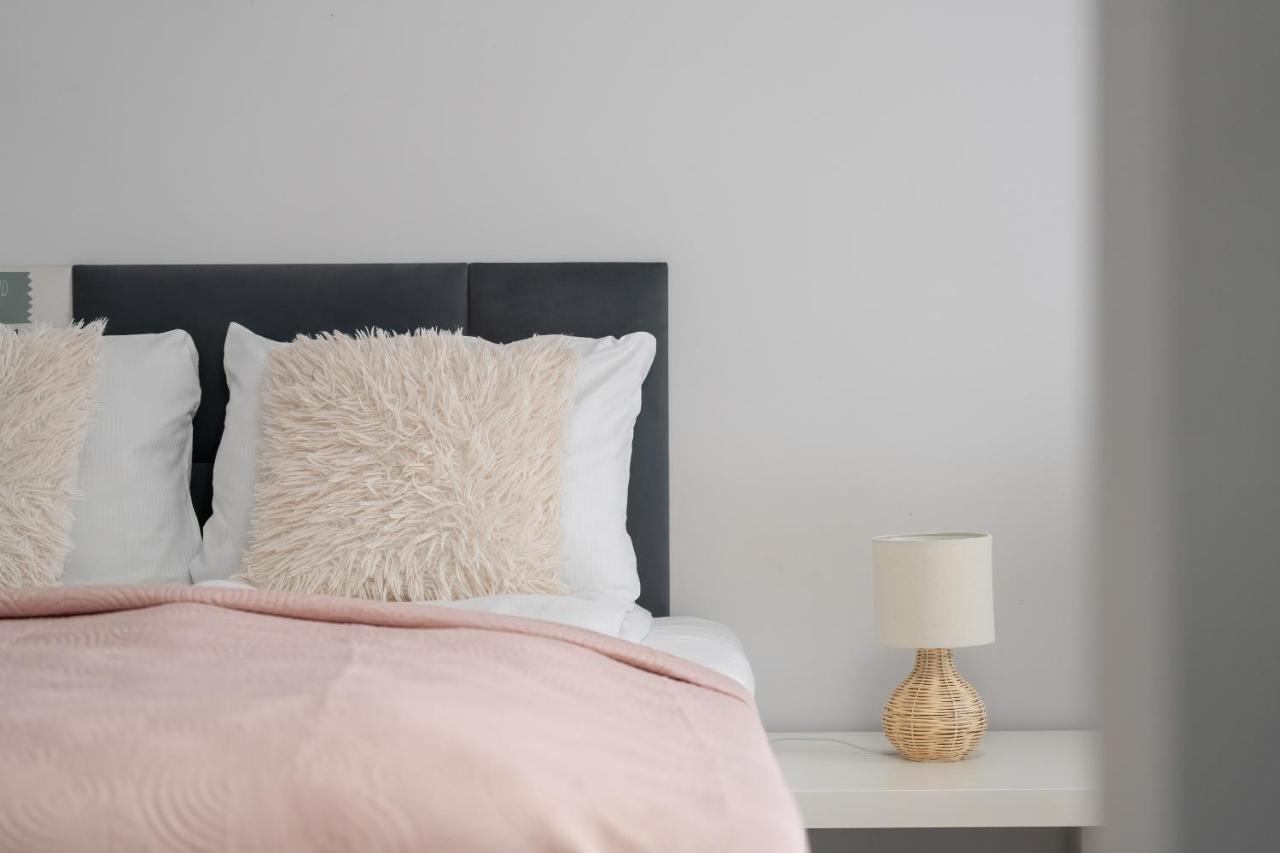Apartment Stylish & Comfy Garbary With Parking By Renters *