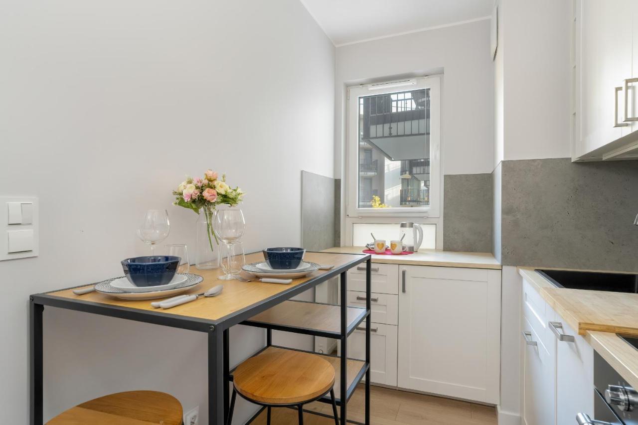 Apartment Stylish & Comfy Garbary With Parking By Renters