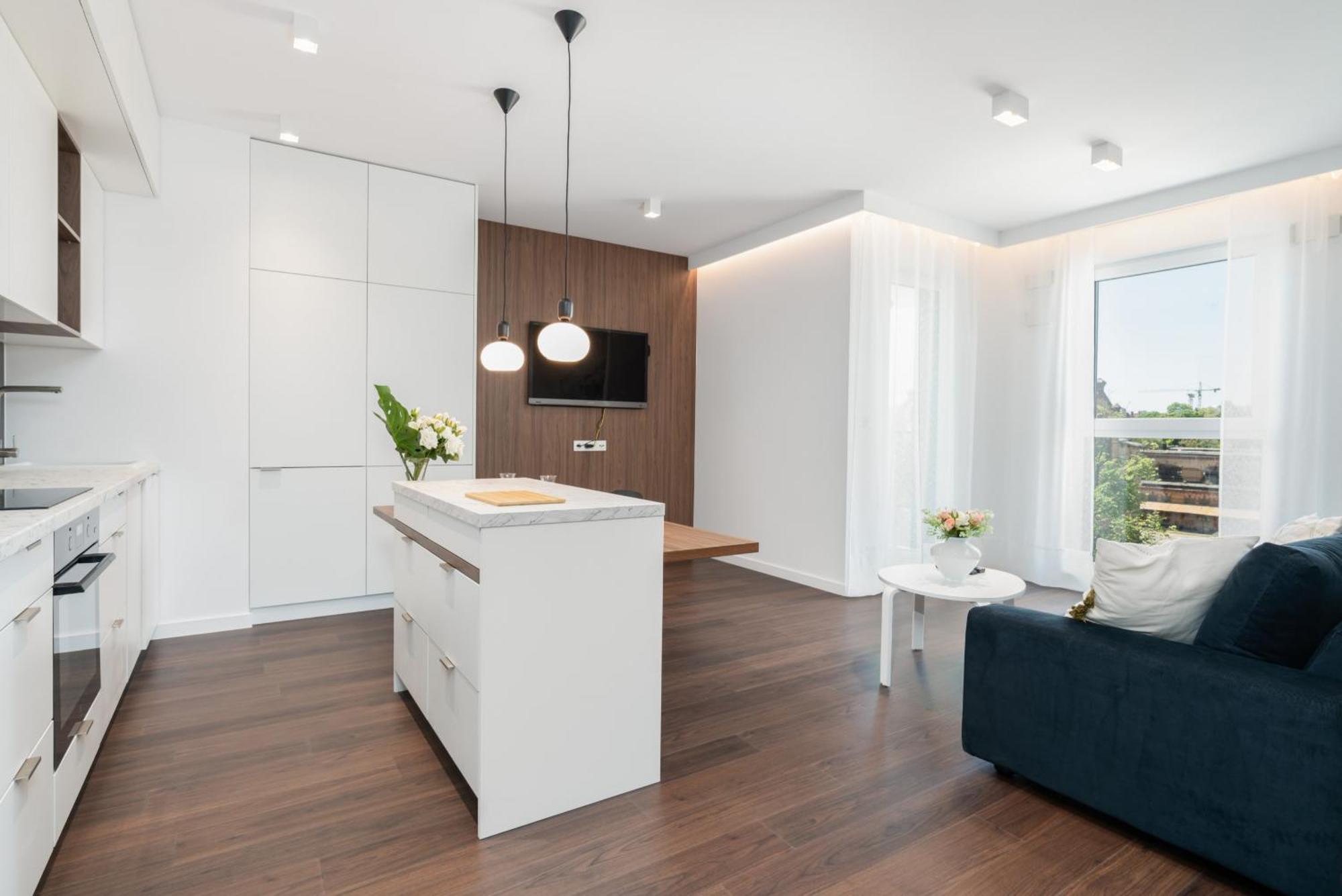 Stylish & Comfy Garbary With Parking By Renters Apartment Poznan