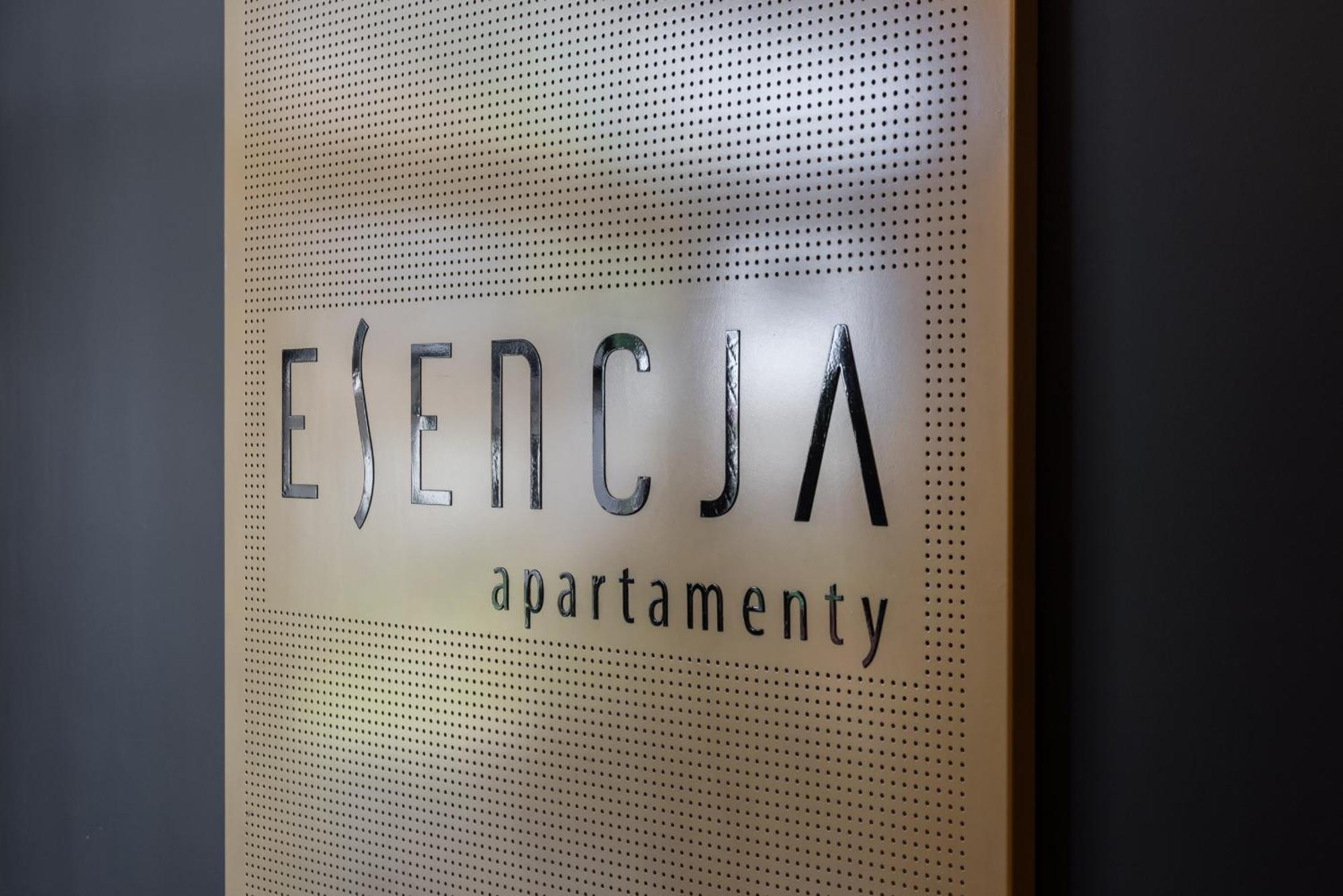 Apartment Stylish & Comfy Garbary With Parking By Renters Poznan