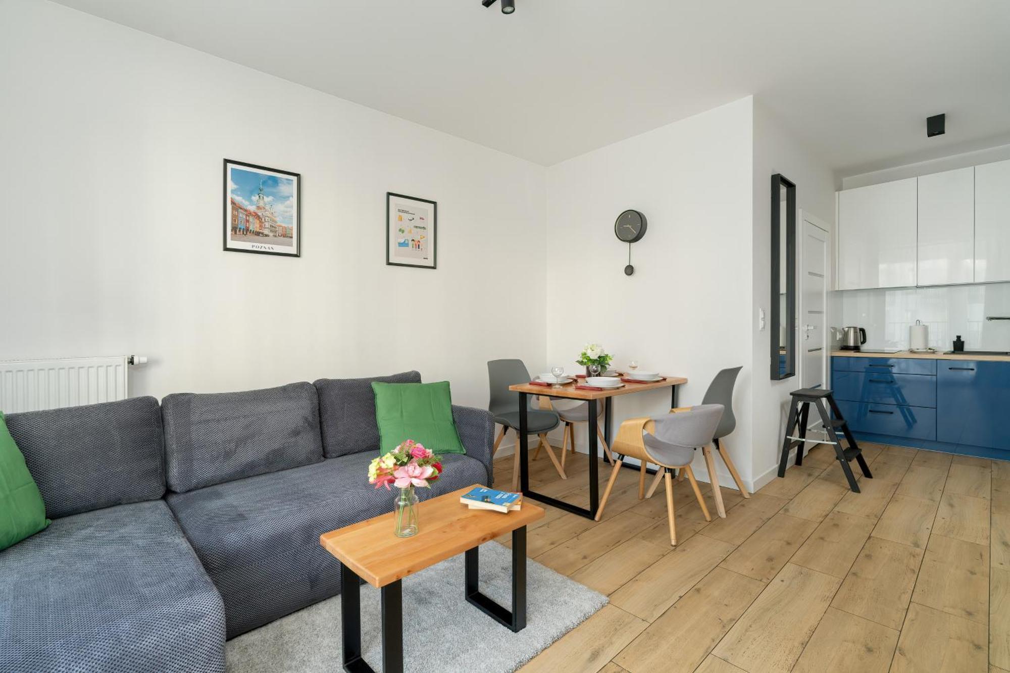 Stylish & Comfy Garbary With Parking By Renters Apartment Poznan